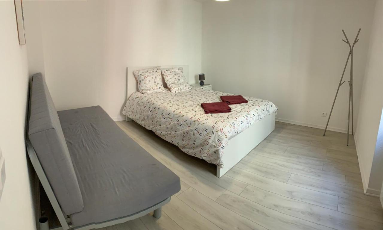 Appartement 2Eme Etage 42M2 Hyper Centre Ville / Parking Gratuit รีอง ภายนอก รูปภาพ