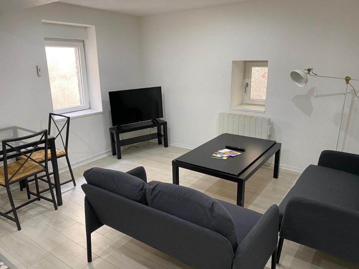 Appartement 2Eme Etage 42M2 Hyper Centre Ville / Parking Gratuit รีอง ภายนอก รูปภาพ