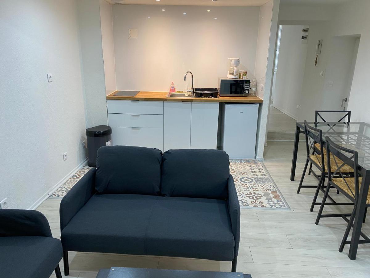 Appartement 2Eme Etage 42M2 Hyper Centre Ville / Parking Gratuit รีอง ภายนอก รูปภาพ