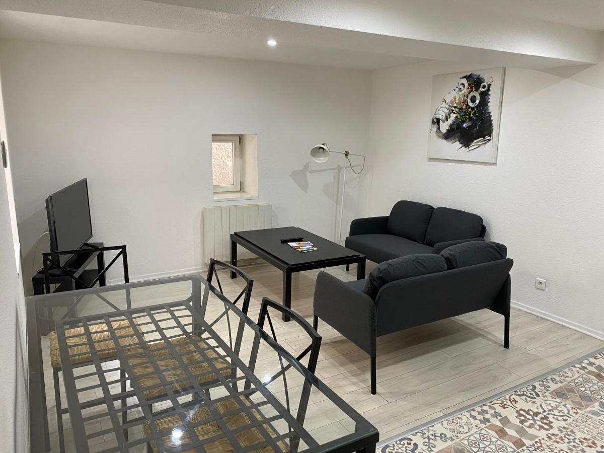 Appartement 2Eme Etage 42M2 Hyper Centre Ville / Parking Gratuit รีอง ภายนอก รูปภาพ
