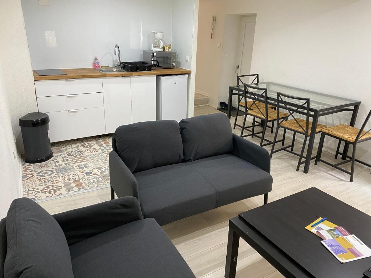 Appartement 2Eme Etage 42M2 Hyper Centre Ville / Parking Gratuit รีอง ภายนอก รูปภาพ