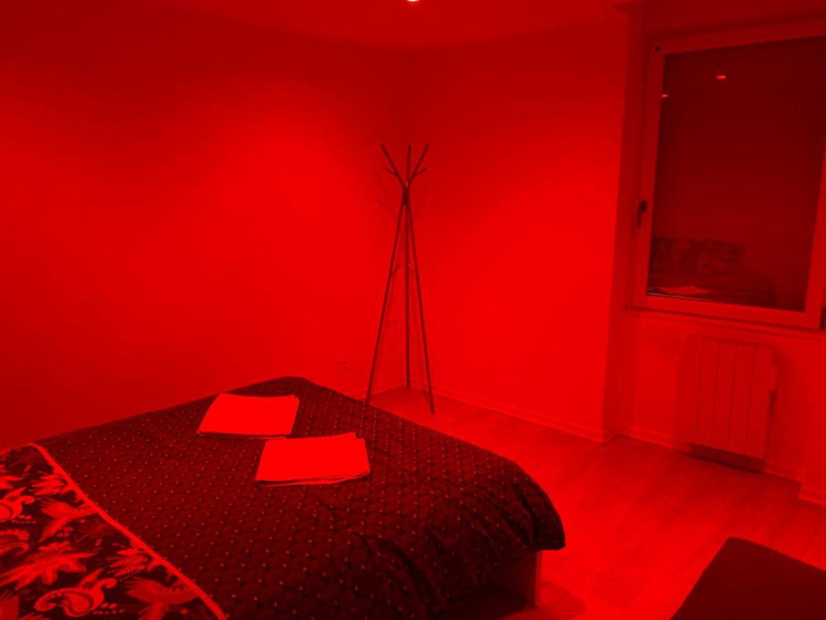 Appartement 2Eme Etage 42M2 Hyper Centre Ville / Parking Gratuit รีอง ภายนอก รูปภาพ